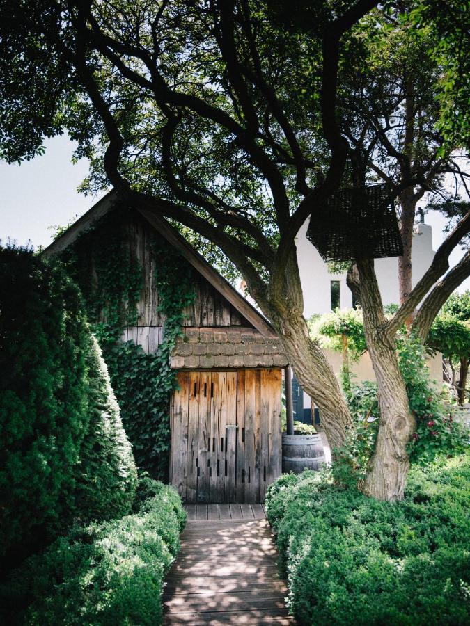 Relais & Chateaux Taubenkobel Schuetzen am Gebirge Exterior photo